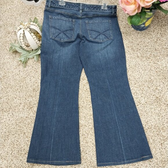 3792 Size 12 Upcycled White House Black Market with Applique Flowers. - Picture 4 of 5